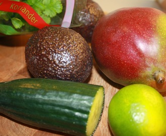 MangoAvokado salat med limedressing - nydelig til kylling