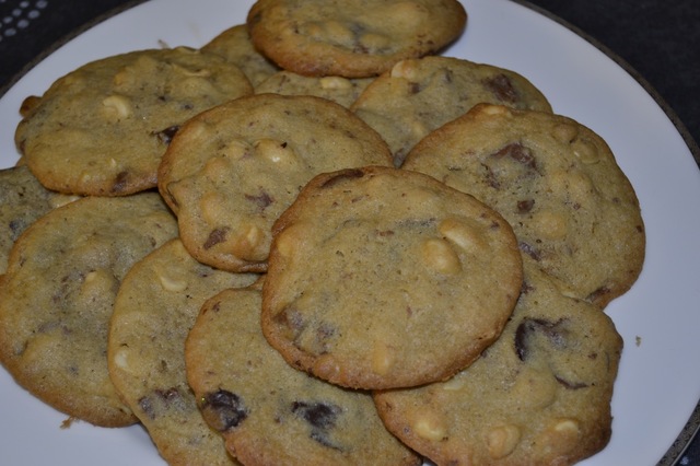 Cookies med peanøtter og sjokolade