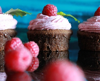 Deilige sjokolade- og bringebærmuffins