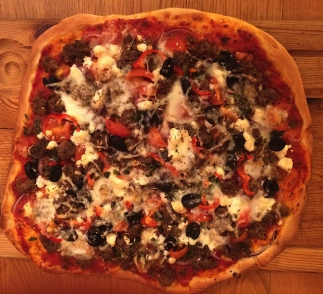 Pizza med greske smaker