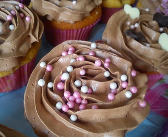 Magnolia Vanilla and Chocolate Cupcakes