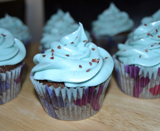 Sjokolade-Oreo Cupcakes med smak av jordbær