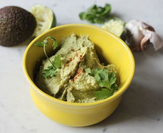 Avokadohummus med lime og koriander