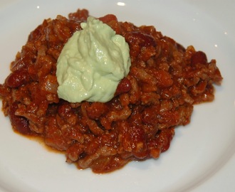 Chili con carne med avocadokrem