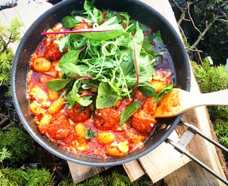 Gnocchi med chorizo, tomatsaus og mozzarella