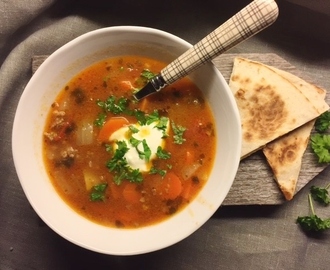 Kjøttdeigsuppe med ostequesadillas