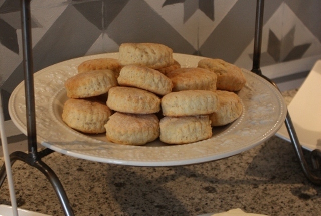 Scones med kefir eller buttermilk biscuits