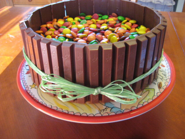 Sjokoladekake med sjokoladekrem, kvikk lunsj og non stop :D