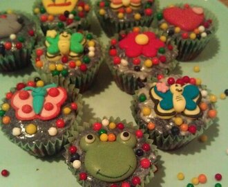 Mini cupcakes for barn :)