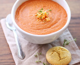 Varmende linsesuppe med rundstykke