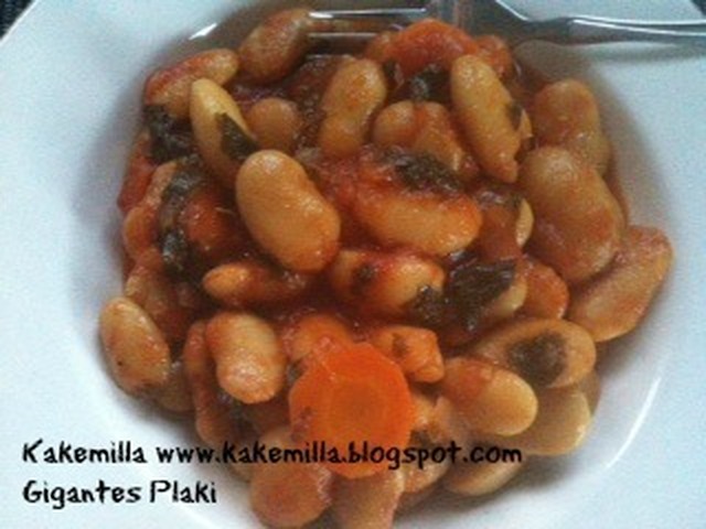 "Gigantes Plaki" - Limabønner i Tomatsaus på Gresk vis / "Gigantes Plaki" - Lima- or Butter Beans in Tomato Sauce Greek Style