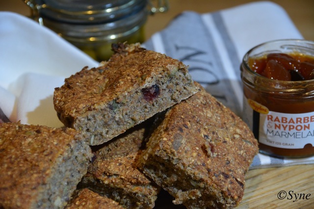 Langpannebrød med rug og gresskarkjerner