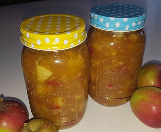 Gro's hjemmelagde eplechutney..