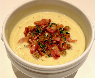 Blomkål og purresuppe med krutonger og bacon