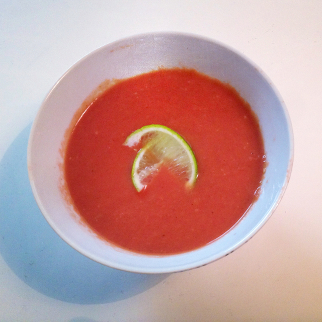 Tomatsuppe på 1-2-3 med et hint av lime