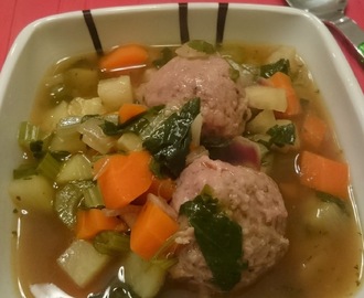 SUPPE MED ALBONDIGAS