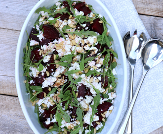 Rødbetsalat med feta og ruccola + sukkerfri jordbærsorbêt