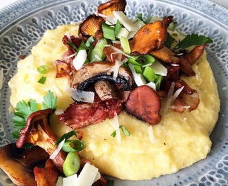 Polenta med kantarell, sprøstekt bacon og parmesan