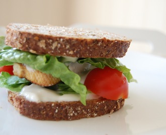 Vegansk BLT sandwich