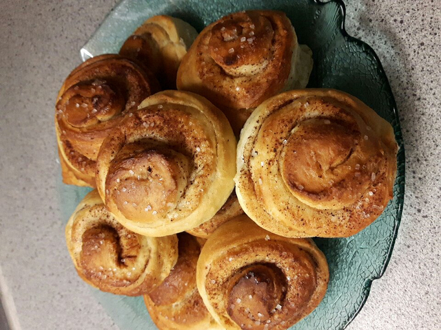 Kanelboller u/egg og melk