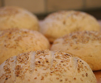 Hjemmelaget hamburger i brød