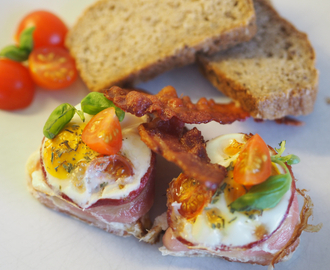 Egg " en cocotte" med bacon og basilikum - Super frokost/ lunch en søndag.