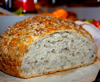 Eltefritt spelt-grytebrød med solsikkekjerner