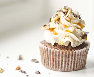 Snickers cupcakes