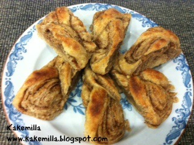 Kringle (Eggfri) / Norwegian Wheat Cake (Eggless)