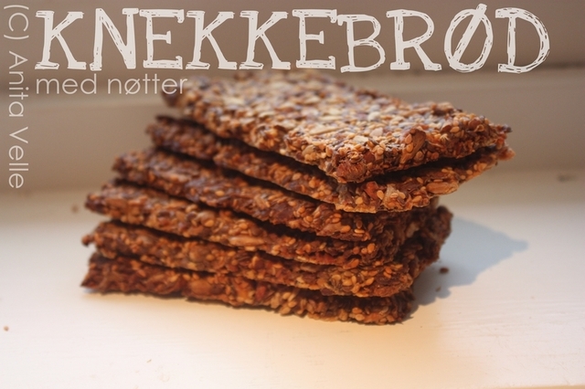 Knekkebrød med nøtter