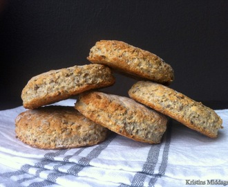 Grove scones med havregryn og linfrø