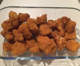 Sprø og saftige Chicken Nuggets med ovnsbakte potetbåter