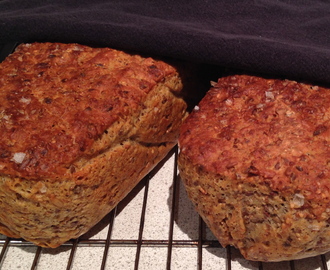 Mormors grove brød med olivenolje og flaksalt…nam nam : )