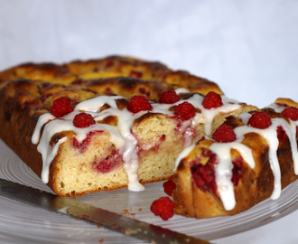 Bolle-focaccia med sommerens ferske bringebær.