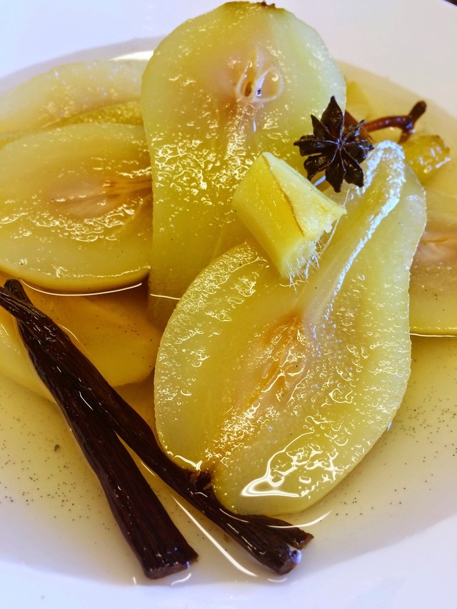 Ingefärskokta päron med polkagrädde(dagen føre dessert)
