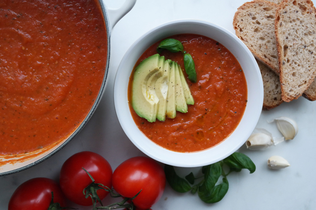 Ovnsbakt tomatsuppe med basilikum