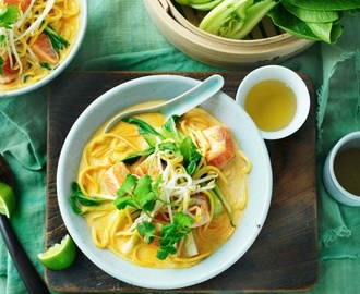 Laksa med kokosmelk, østers og laks er en magisk suppe