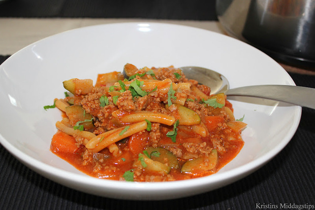 Spicy kjøttdeiggryte med pasta