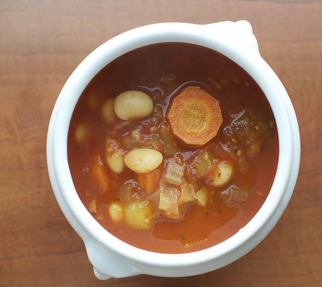 Minestronesuppe med hvite bønner