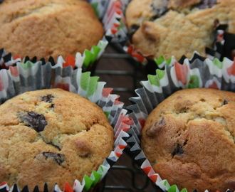 Muffins med banan, nøtter og sjokolade