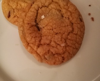 Salt-karamell cookies med sjokoladebiter