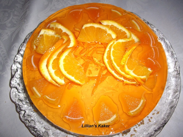Ostekake med appelsinfromasj og gelelokk!
