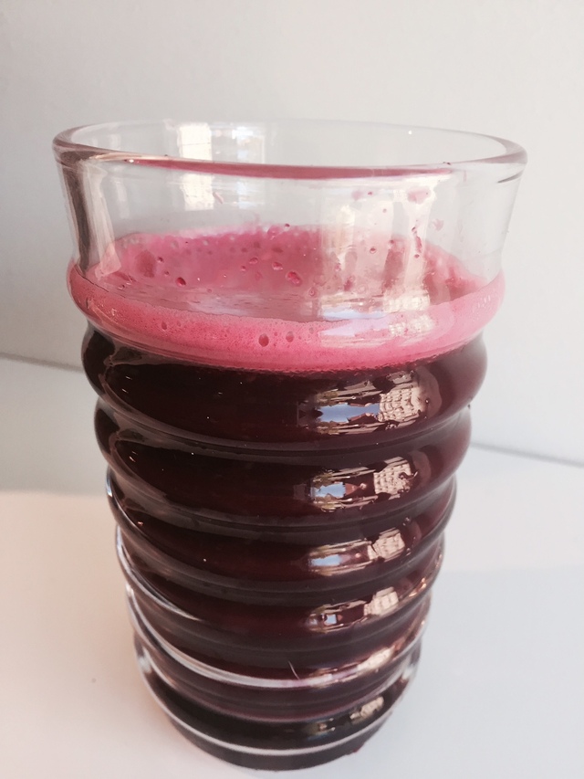 En frisk og styrkende immunboost – Røbetejuice med ingefær!