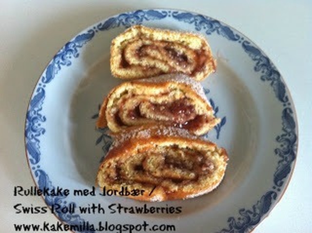 Rullekake med Jordbær / Swiss Roll with Strawberries