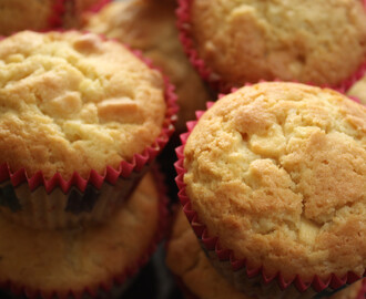 Muffins med hvite sjokoladebiter