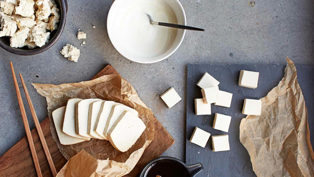 Så lyckas du med tofu (marinera, steka, fritera, panera) + goda recept