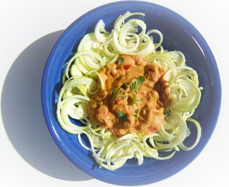 Zoodles med aubergineröra