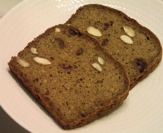 Ännu ett glutenfritt formbröd som är proppat med nyttigheter