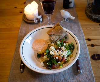 Ljummen kycklingsallad en ljummen torsdagskväll, hihi.