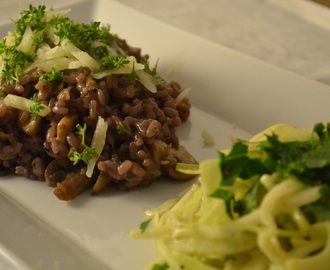 Veckans vegetariska: Rödvinsrisotto med svamp, manchego och krasse